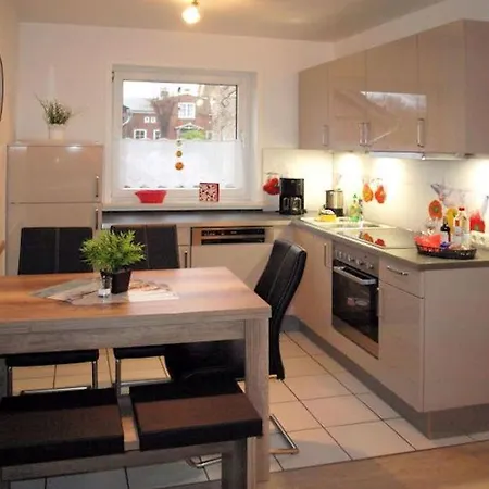 Anker Mit Umzaeunter Sonnenterrasse *